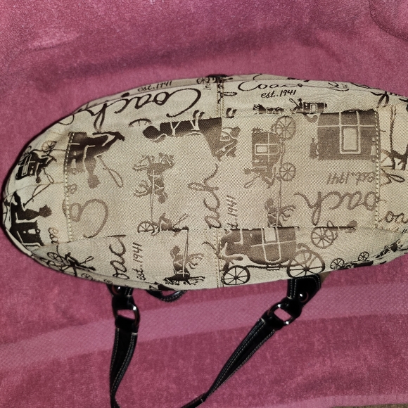 Coach - Picture 5 of 6